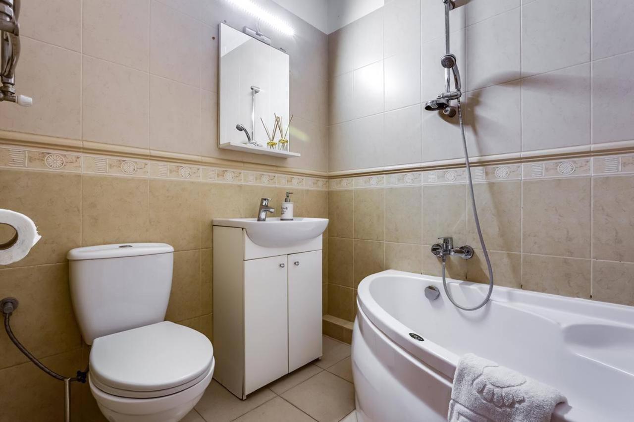 Apartamenty On Knyazya Romana Lviv Exterior photo