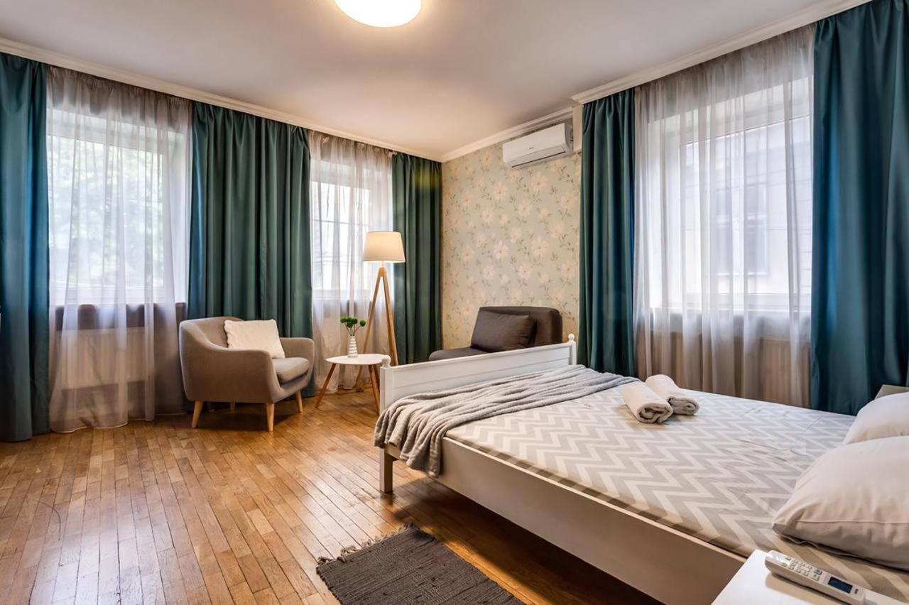 Apartamenty On Knyazya Romana Lviv Exterior photo