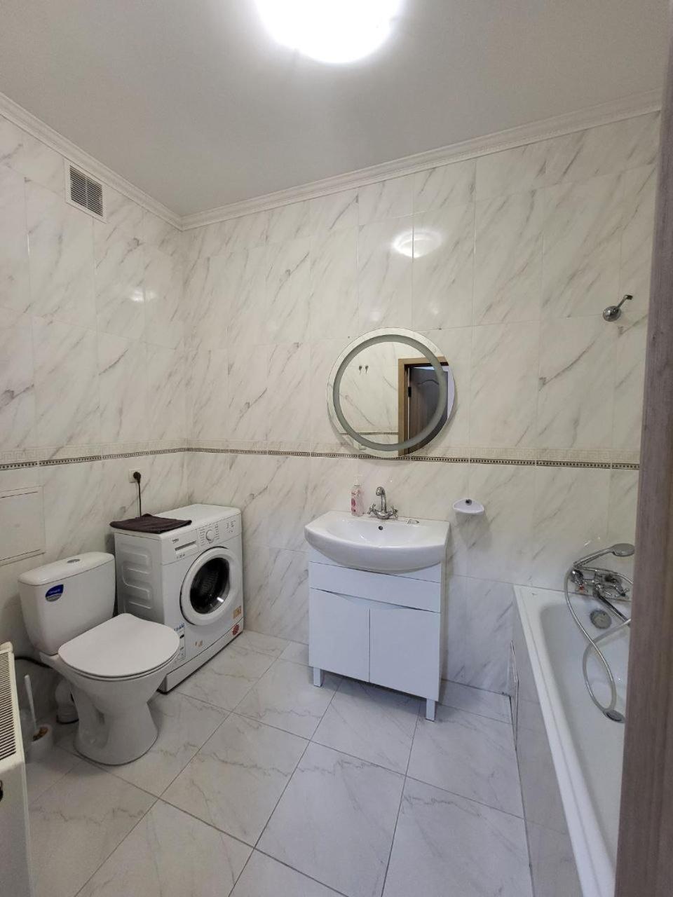 Apartamenty On Knyazya Romana Lviv Exterior photo