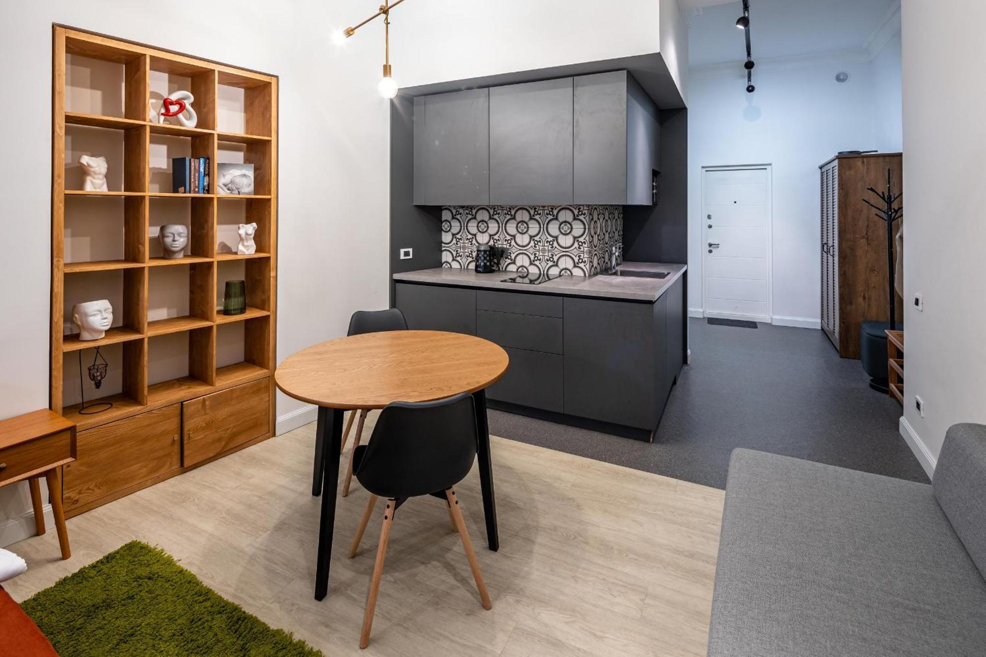 Apartamenty On Knyazya Romana Lviv Exterior photo