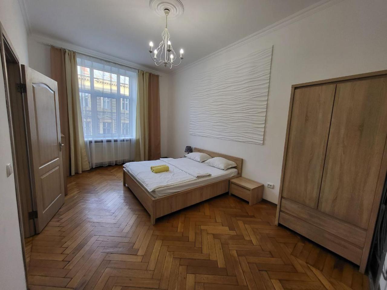 Apartamenty On Knyazya Romana Lviv Exterior photo